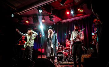 ברק גרוסברג בלהיט "אם אני כאן הכל כאן"